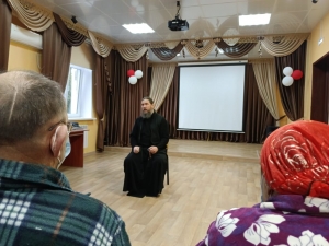 Наше учреждение сегодня посетил Батюшка Алексей с православной беседой о начале нашей веры в России о добродетелях и милосердии.